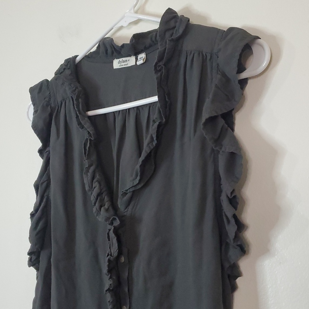 Dylan Milla Ruffle Top Size Extra Small Grey Sleeveless Button Down Blouse Top - Picture 3 of 10